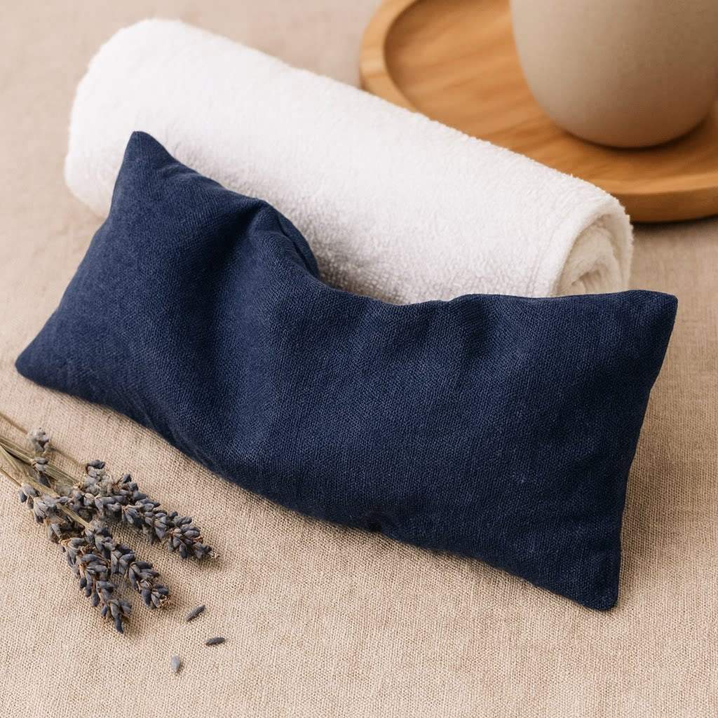 LUNA eye pillow with lavender scent self-care routine